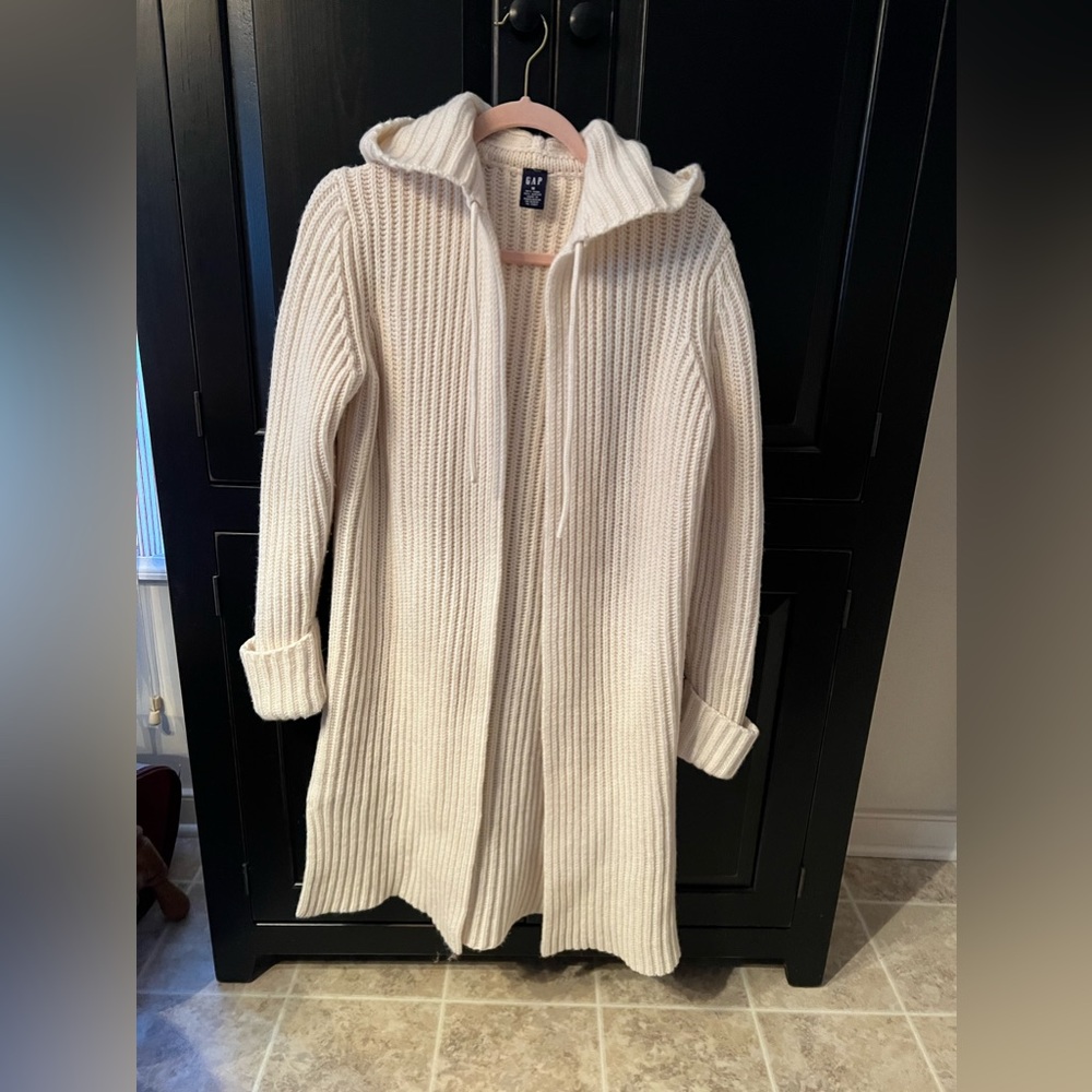 Gap size Medium long length cream hooded cardigan sweater with tassel!
